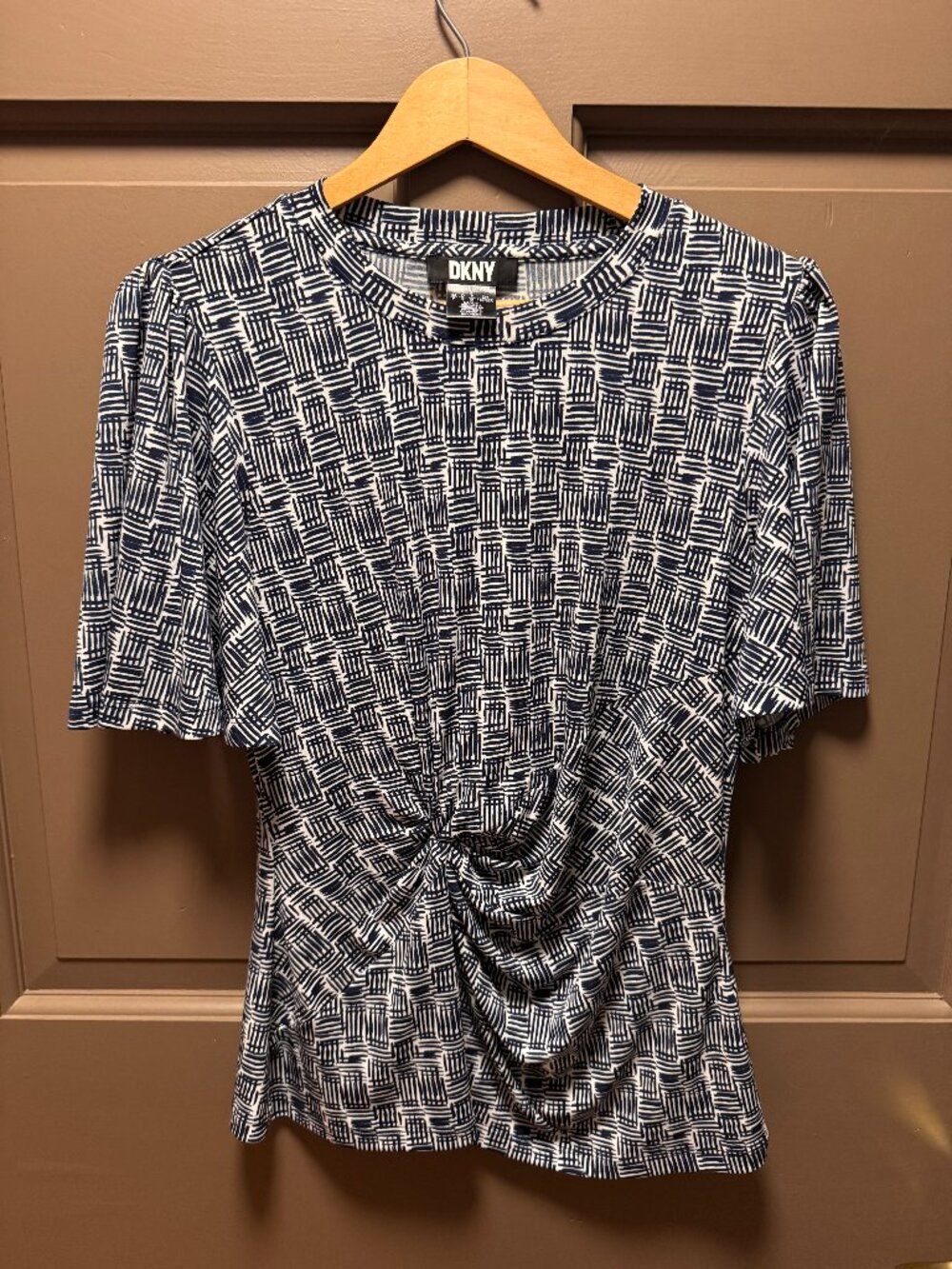 DKNY Navy Ivory Geometric Ruched Front Top Small